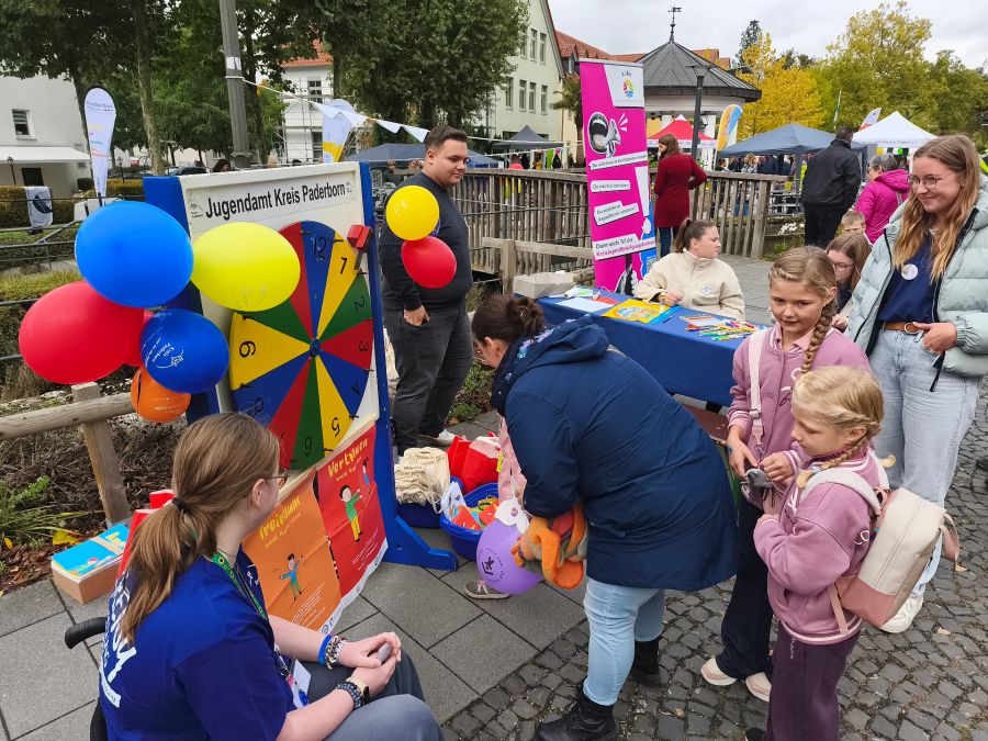 Kreisjugendbeteiligungskonferenz auf dem Weltkindertag am 12.10.2025 in Bad Lippspringe (8) Kreisjugendbeteiligungskonferenz auf dem Weltkindertag am 12.10.2025 in Bad Lippspringe (8)